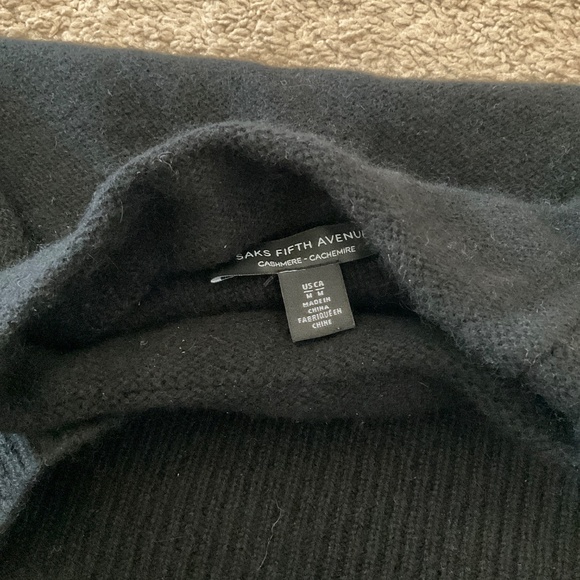 Saks OFF 5TH Saks Fifth Avenue Made in Italy - Picture 2 of 3